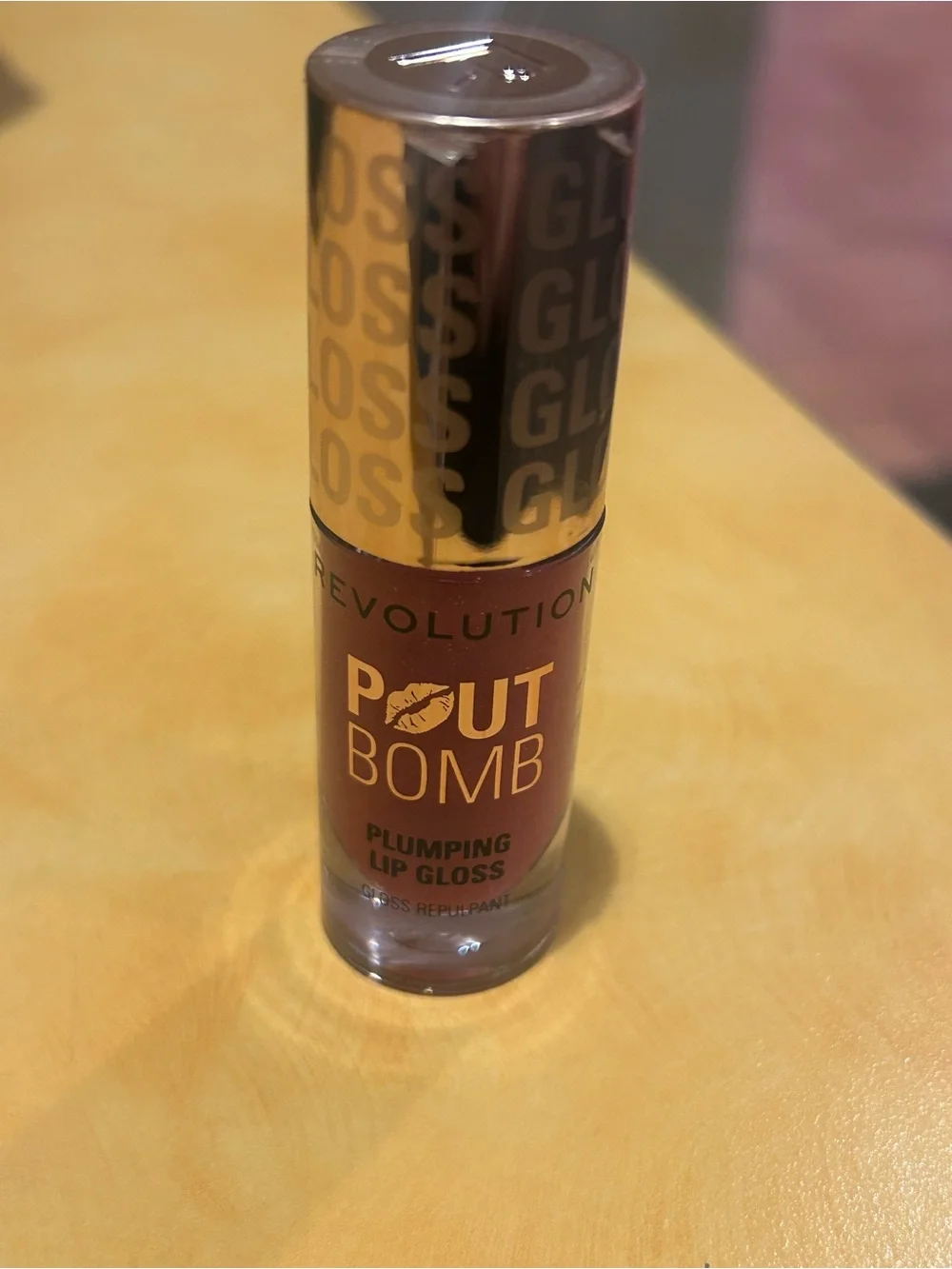 Revolution POUT BOMB PLUMPING LIP GLOSS